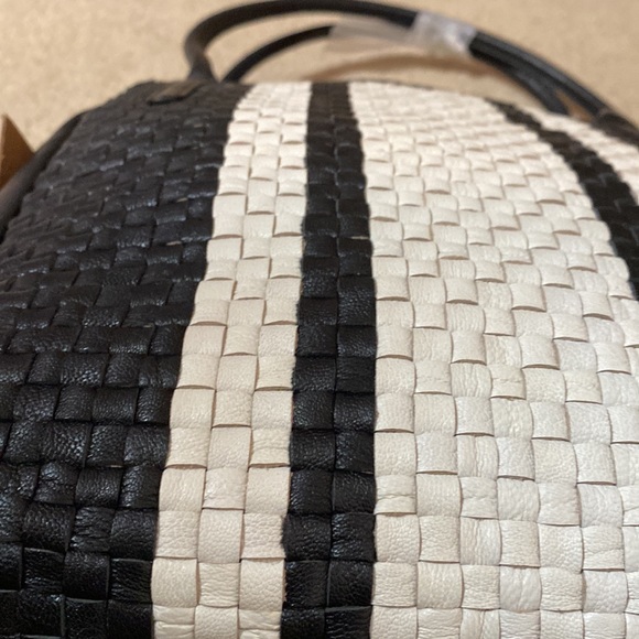 Weave black & white handbag - Picture 3 of 8